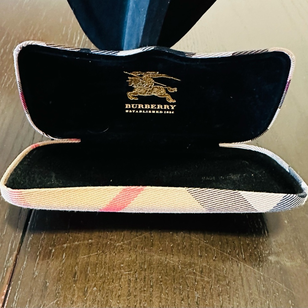 Burberry New Eye Glass Case